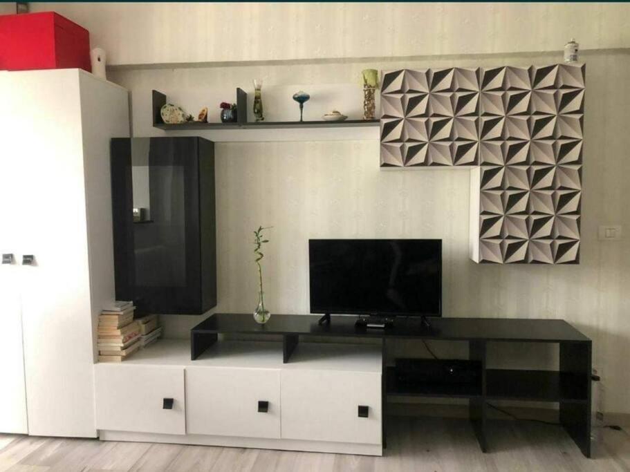 Apartament Cu 3 Camere Chiar In Inima Capitalei Bukarest Kültér fotó