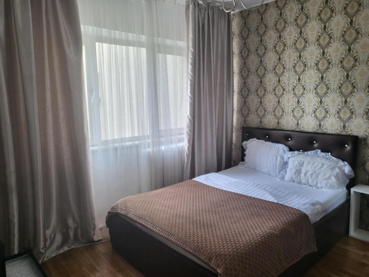 Apartament Cu 3 Camere Chiar In Inima Capitalei Bukarest Kültér fotó