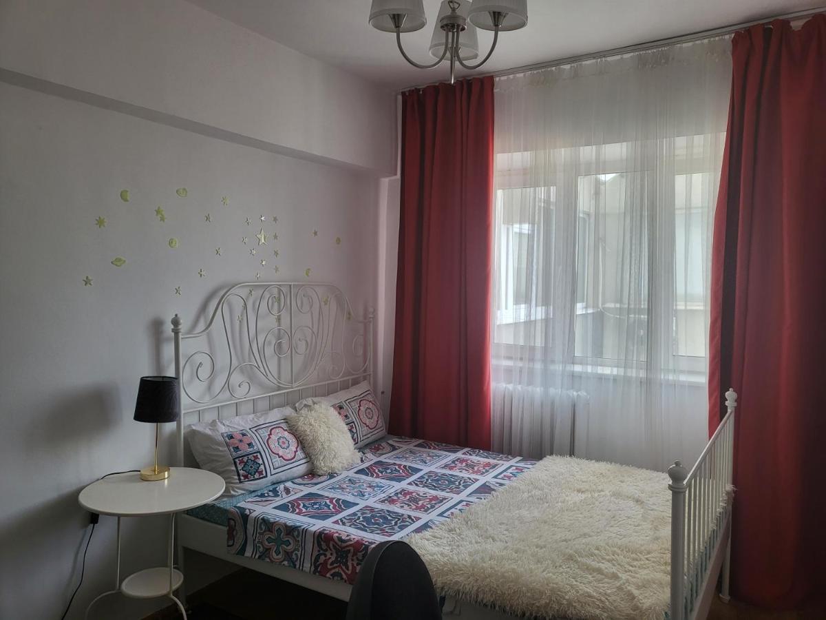Apartament Cu 3 Camere Chiar In Inima Capitalei Bukarest Kültér fotó