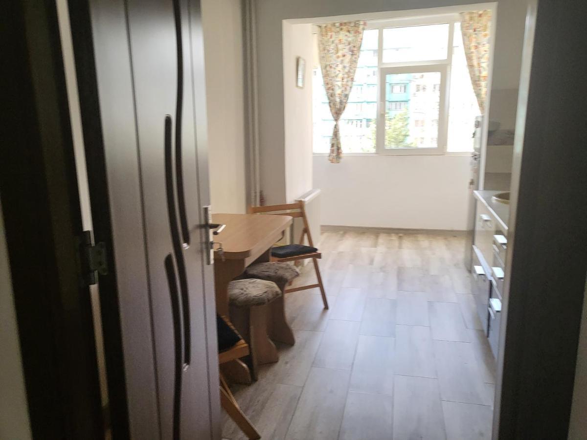 Apartament Cu 3 Camere Chiar In Inima Capitalei Bukarest Kültér fotó